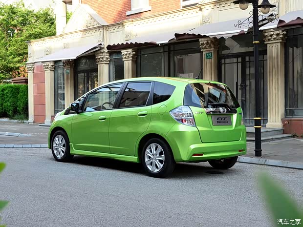 本田(进口) 飞度(进口) 2013款 1.3L Hybrid 本田(进口) 飞度(进口) 2013款 1.3L Hybrid