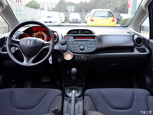 广汽本田 飞度 2011款 1.5L 自动全景天窗版 广汽本田 飞度 2011款 1.5L 自动全景天窗版