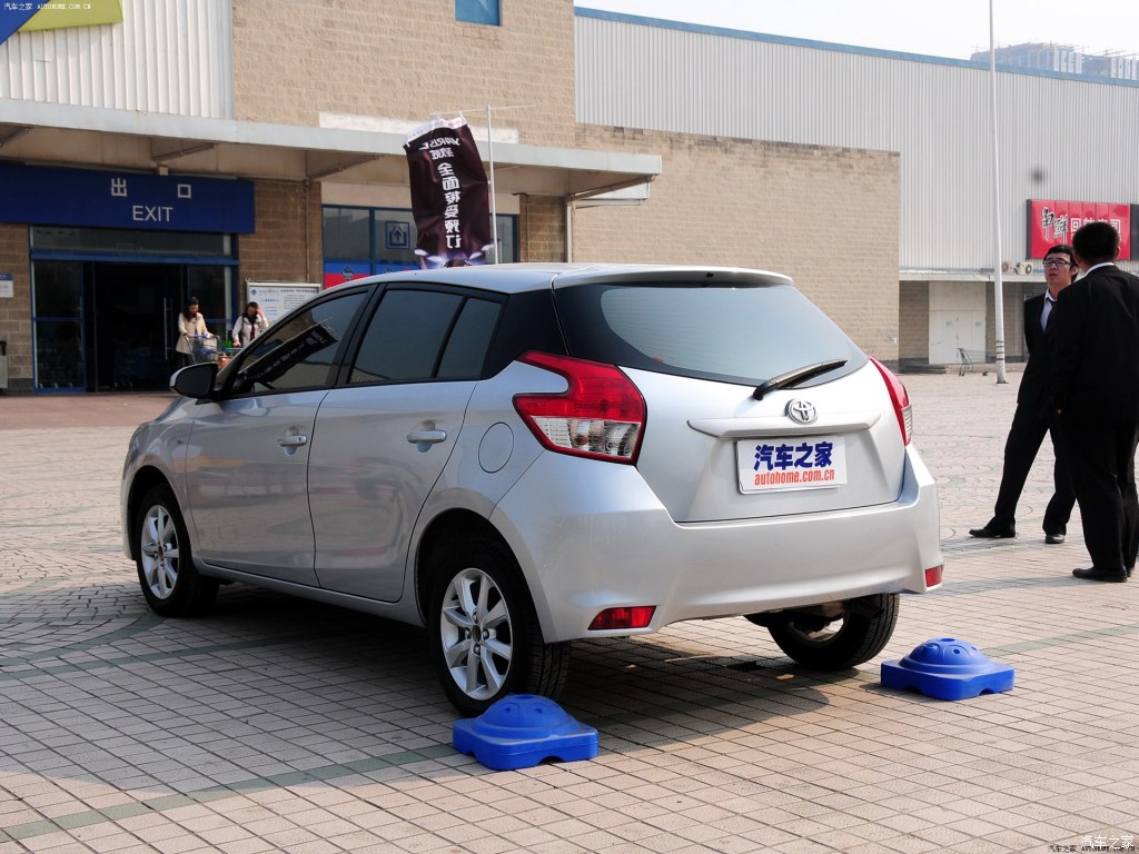 广汽丰田 yaris l 致炫 2014款 1.5gs 自动锐动版 水晶银 车身外观