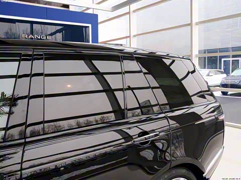 2013款 NA 5.0 V8 Vogue SE 2013款 NA 5.0 V8 Vogue SE