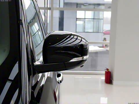 2013款 NA 5.0 V8 Vogue SE 2013款 NA 5.0 V8 Vogue SE