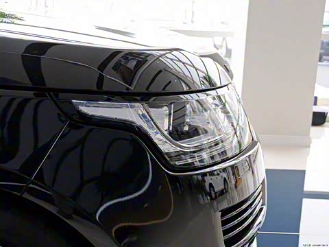 2013款 NA 5.0 V8 Vogue SE 2013款 NA 5.0 V8 Vogue SE