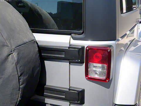 2014款 3.0L Sahara 两门版 2014款 3.0L Sahara 两门版