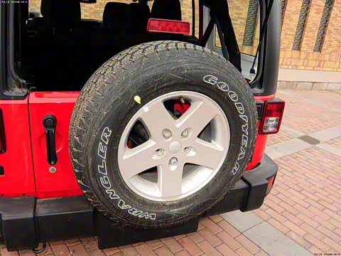 2014款 3.0L Sahara 四门版 2014款 3.0L Sahara 四门版