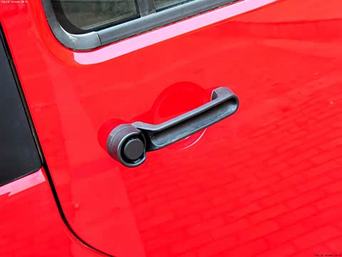 2014款 3.0L Sahara 四门版 2014款 3.0L Sahara 四门版