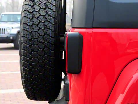 2014款 3.0L Sahara 四门版 2014款 3.0L Sahara 四门版