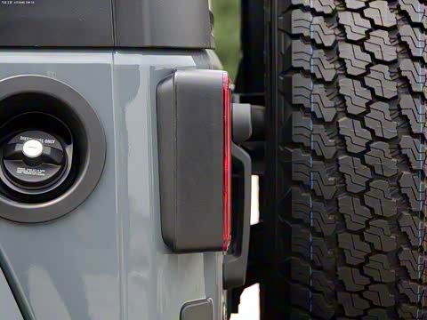 2014款 2.8TD Sahara 四门版 2014款 2.8TD Sahara 四门版