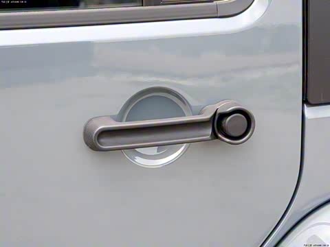 2014款 2.8TD Sahara 四门版 2014款 2.8TD Sahara 四门版