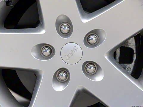 2014款 2.8TD Sahara 四门版 2014款 2.8TD Sahara 四门版