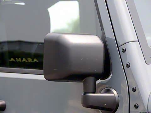 2014款 2.8TD Sahara 四门版 2014款 2.8TD Sahara 四门版