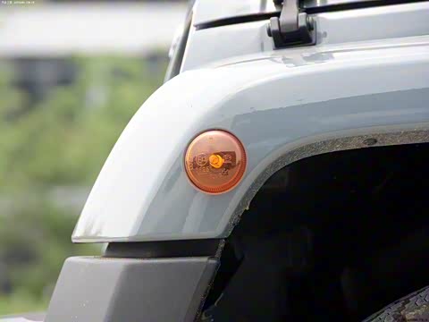 2014款 2.8TD Sahara 四门版 2014款 2.8TD Sahara 四门版