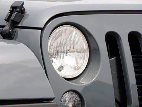 2014款 2.8TD Sahara 四门版 2014款 2.8TD Sahara 四门版