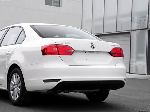 2014款 改款 1.6L 自动时尚型 2014款 改款 1.6L 自动时尚型