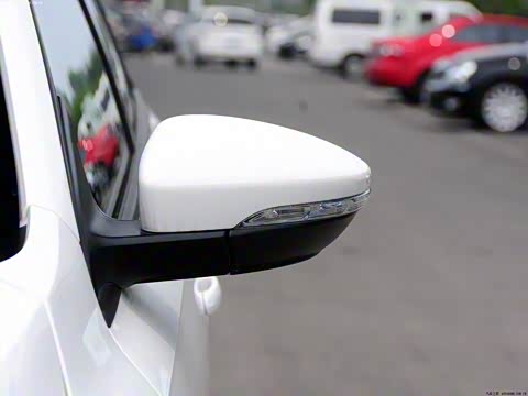 2014款 改款 1.6L 自动时尚型 2014款 改款 1.6L 自动时尚型