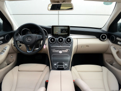 奔驰_奔驰c级 2015款 c 260 l 运动型中控方向盘图片_汽车之家
