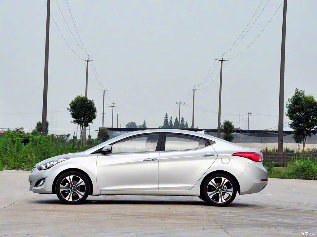 北京现代 朗动 2012款 1.8l 自动尊贵型
