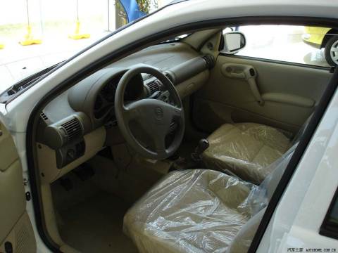 2005 Sedan 1.6 SE MT