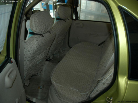 2005 Sedan 1.6 SE MT