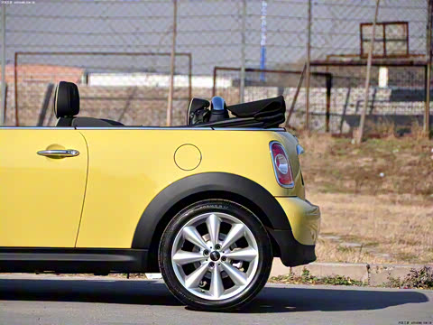 2011款 1.6L COOPER CABRIO 2011款 1.6L COOPER CABRIO