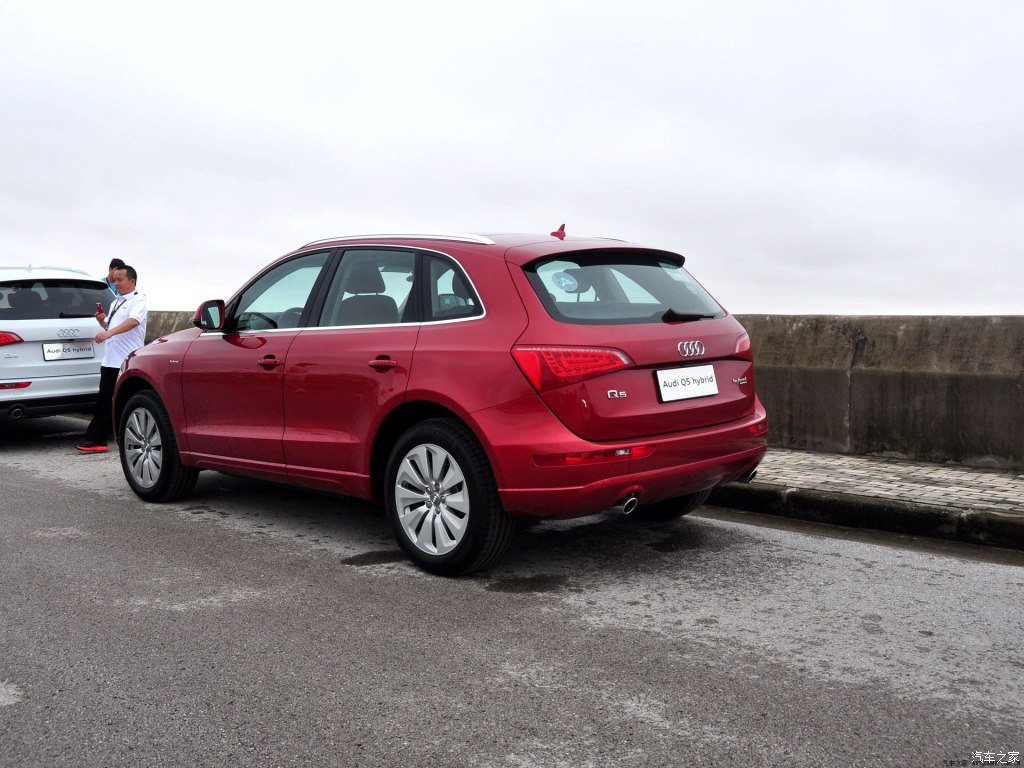 奥迪(进口 奥迪q5(进口 2012款 2.0tfsi hybrid 石榴红 车身外观