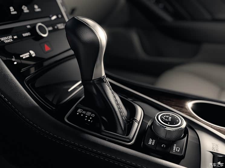 ����Ӣ����� Ӣ�����Q50L 2015�� 2.0T �����˶���