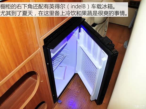 上汽商用車(chē) 上汽大通V80 2015款 2.5T AMT商杰版加長(zhǎng)軸高頂