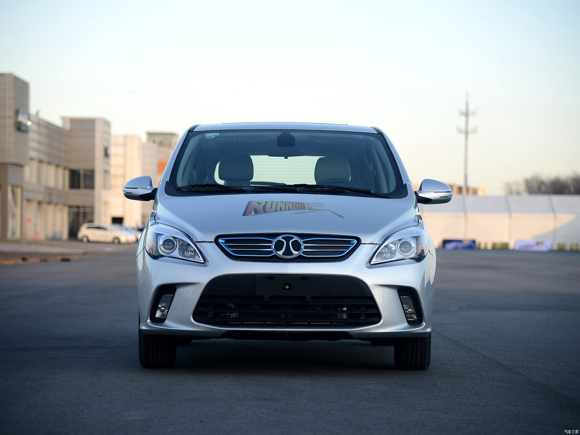 北汽新能源ev 2015款 ev200 轻享版 2812169图片_北汽新能源_汽车图库