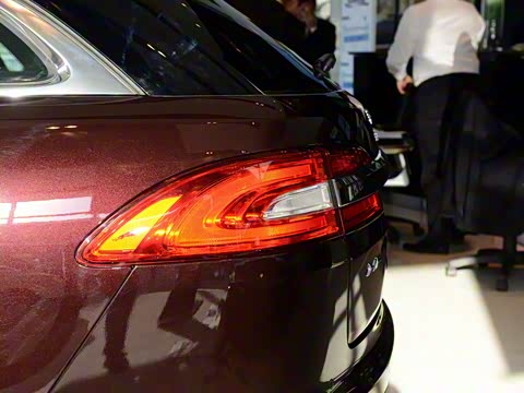 2015�� XF 2.0T Sportbrake �绪��