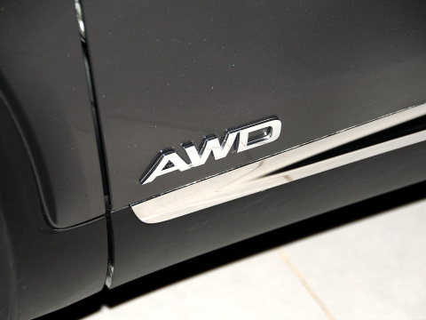 2015 L 2.4L 4WD 7 V
