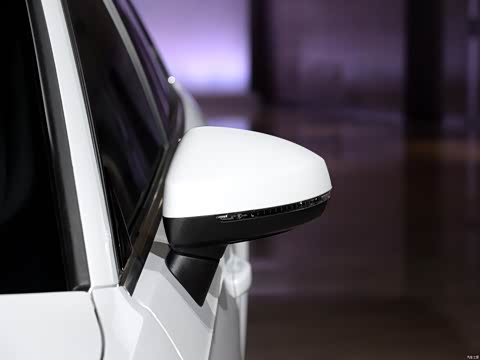 2015�� Sportback 45 TFSI S line �˶���