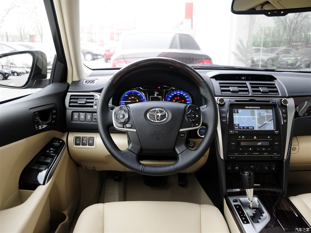 广汽丰田 凯美瑞 2015款 双擎 2.5hq 旗舰版