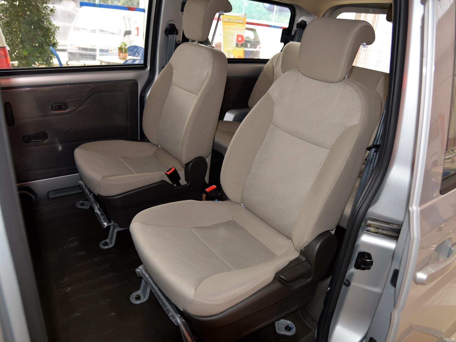 汽车之家|五菱荣光v|2015款 1.5l标准型|外观|内饰|高清大图|实拍图