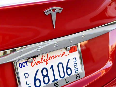 2015�� Model S 85D