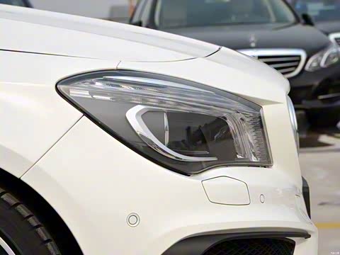 2015�� AMG CLA 45 4MATIC