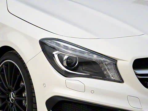 2015�� AMG CLA 45 4MATIC