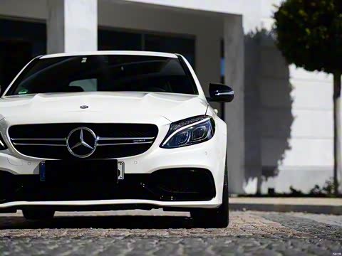 2015�� AMG C 63