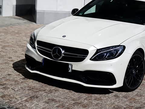 2015�� AMG C 63