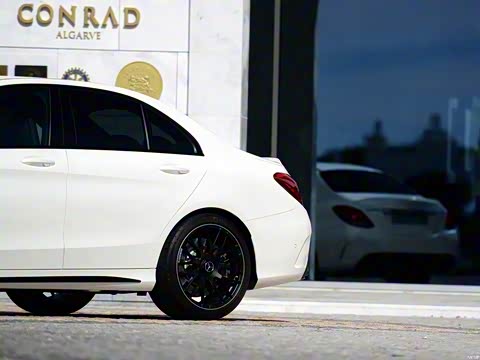 2015�� AMG C 63