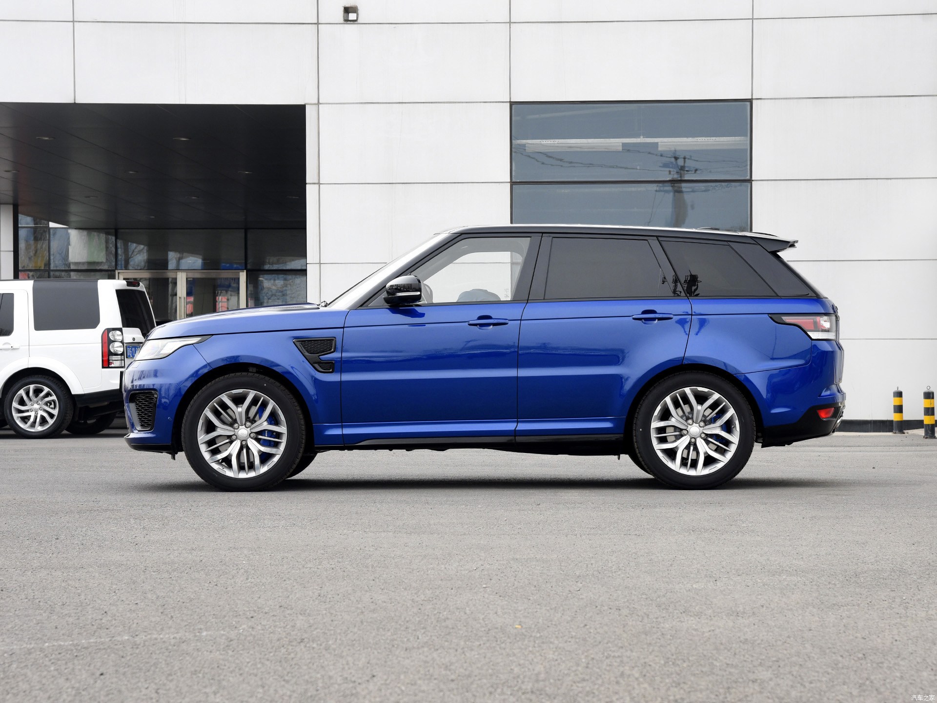 汽车图片 路虎 揽胜运动版 2015款 5.0 sc v8 svr