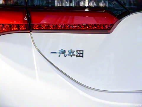 2016�� ˫�� 1.8L E-CVT�콢��