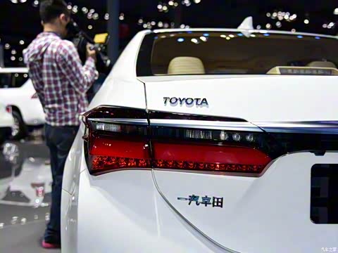 2016�� ˫�� 1.8L E-CVT�콢��