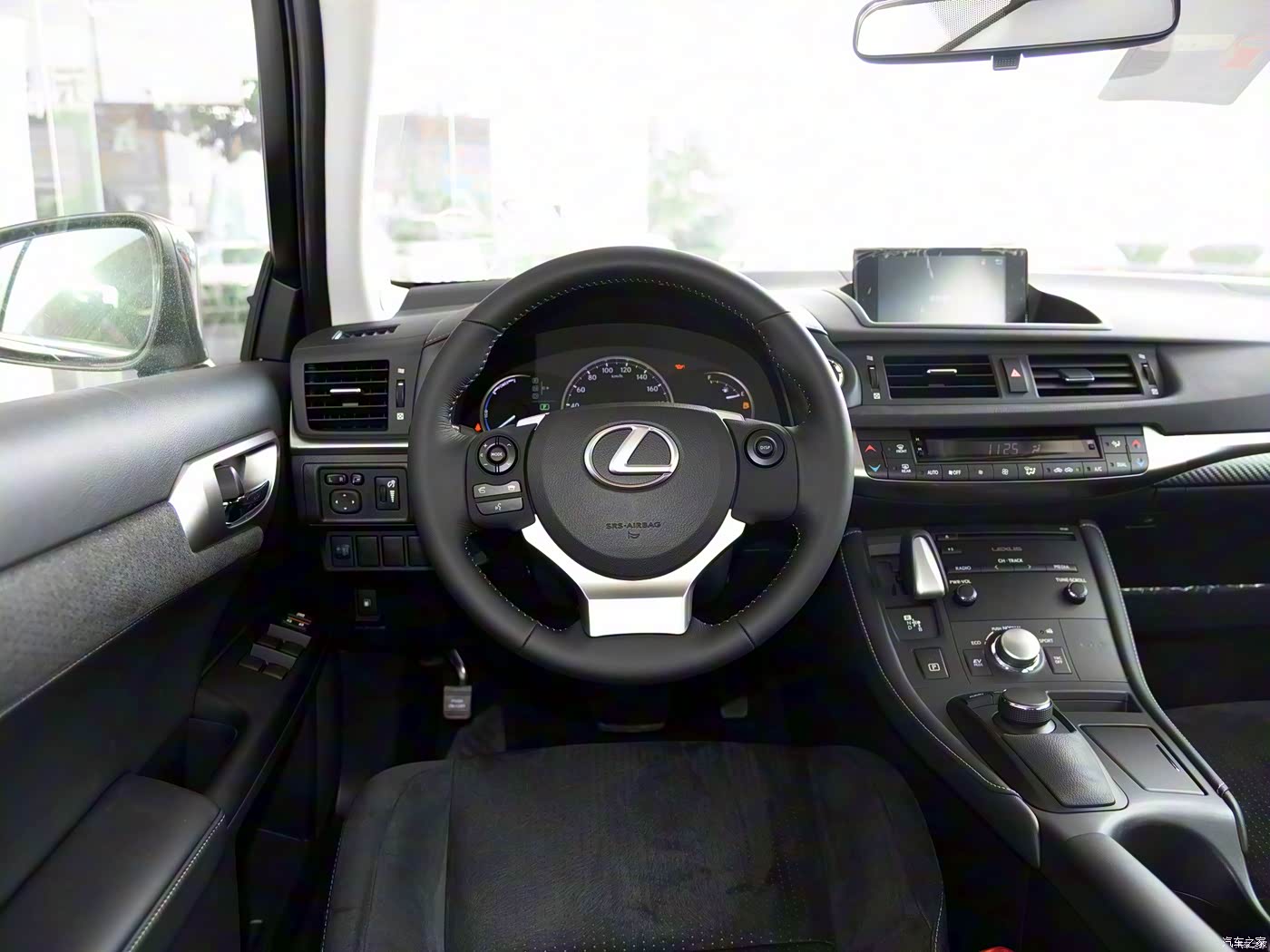 2015款ct200h暗夜骑士版