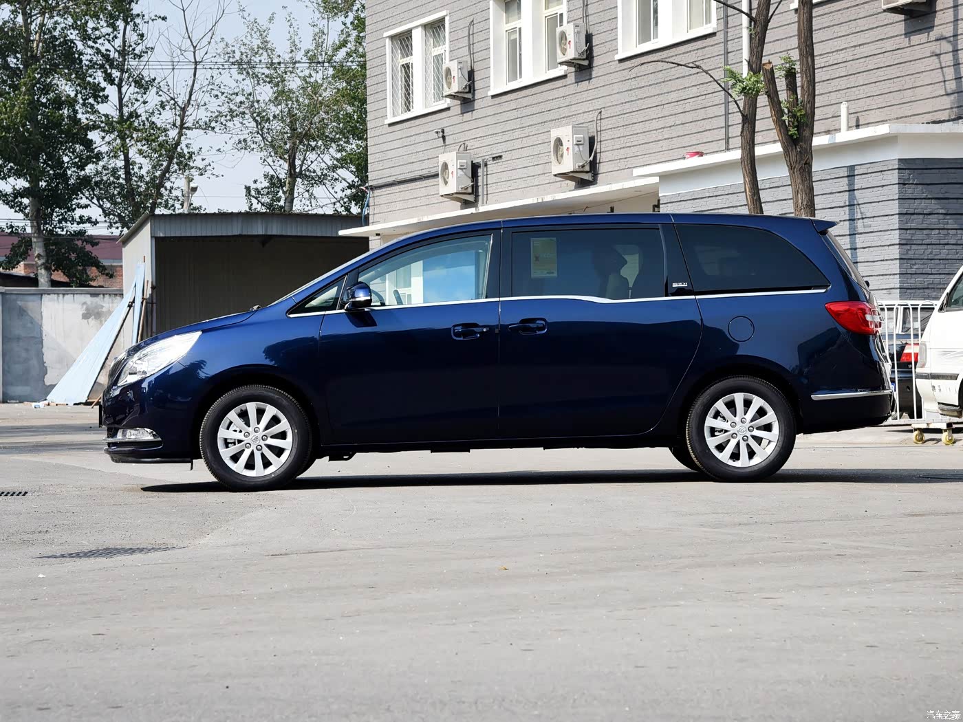 别克gl8 2015款 2.