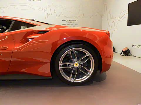 2015�� 488 GTB