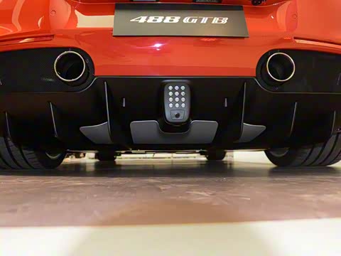2015�� 488 GTB