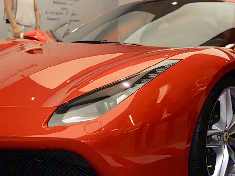 2015�� 488 GTB