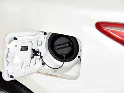 2015�� 2.0L XL-Sportyŷ���˶���