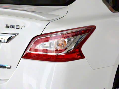 2015�� 2.0L XL-Sportyŷ���˶���