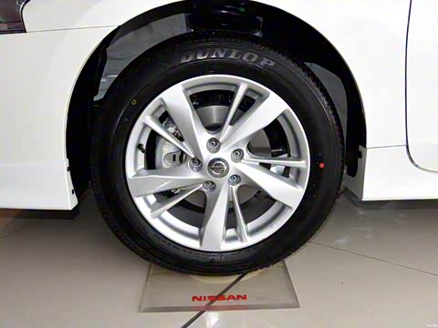 2015�� 2.0L XL-Sportyŷ���˶���