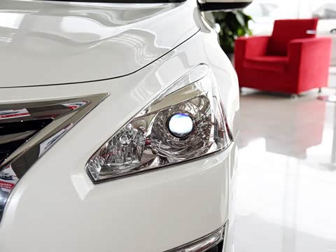 2015�� 2.0L XL-Sportyŷ���˶���